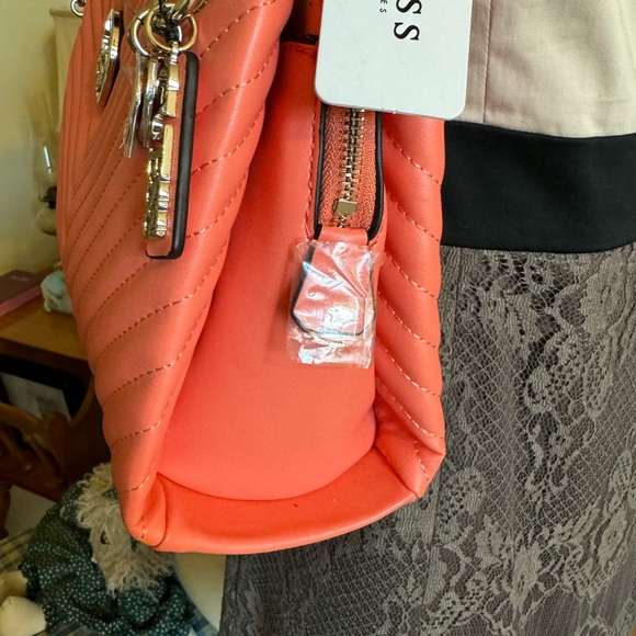 626-RITT Guess Shoulder Coral Blakely Status Luxe NWT Gold Hardware Satchel - Picture 3 of 16